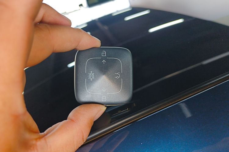 极氪001 2023款 ME版 100kWh中控内饰7001