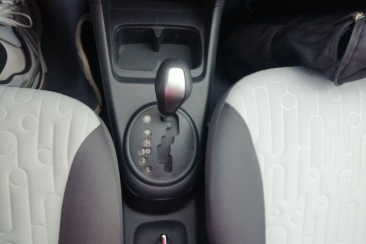 铃木 奥拓 2013款 1.0L 自动豪华型局部细节18