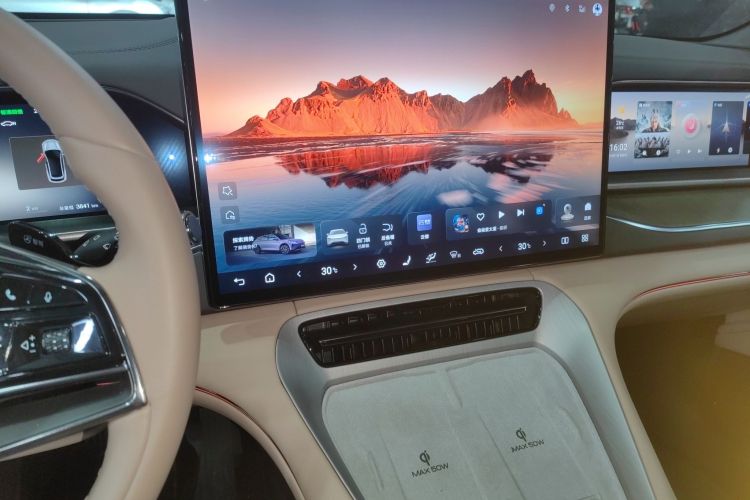 腾势N7 2025款 630 四驱智驾双激光旗舰版中控内饰16