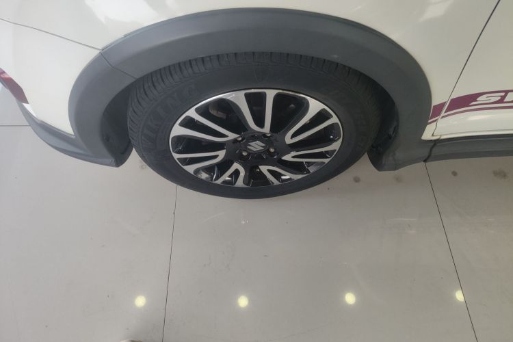 铃木 雨燕 2016款 1.5L 自动时尚型酷玩版车身外观6007