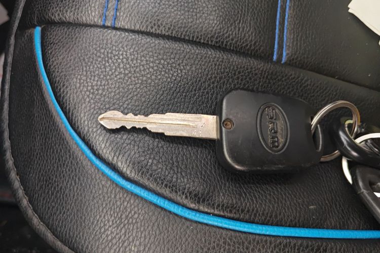 金杯 金海狮M经典 2023款 1.5L 工程狮客车 5/6/7座中控内饰11