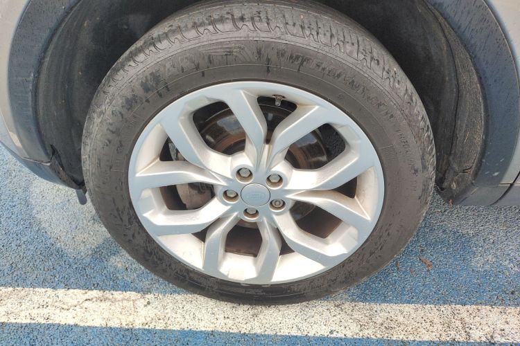 路虎 发现神行 2016款 2.0T HSE车身外观6007