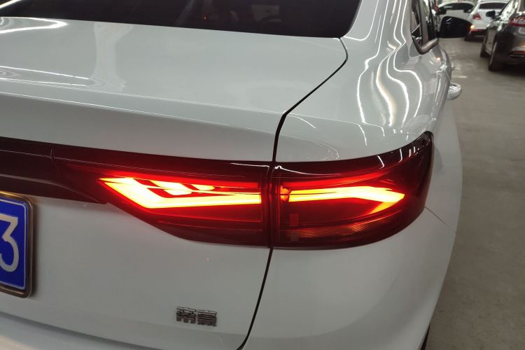 吉利汽车 帝豪 2025款 第4代 1.5L CVT星耀版车身外观9