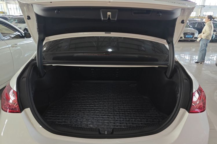 奔驰C级 2024款 C 260 L 运动版局部细节23