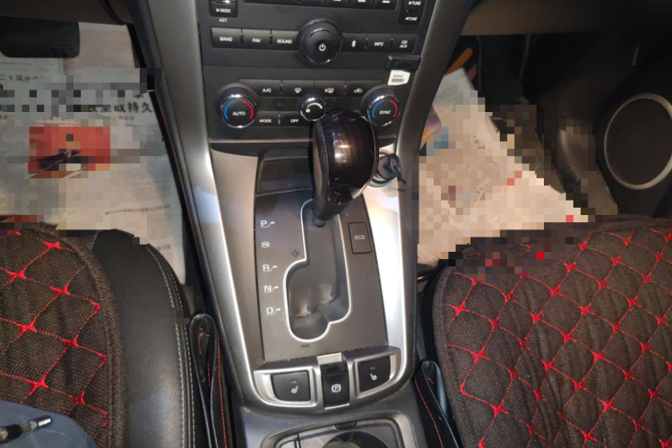 雪佛兰 科帕奇 2014款 2.4L 四驱旗舰版 7座中控内饰18