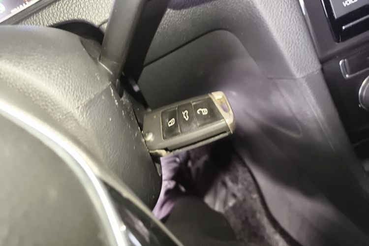 大众 高尔夫 2019款 280TSI DSG舒适型 国VI中控内饰7001