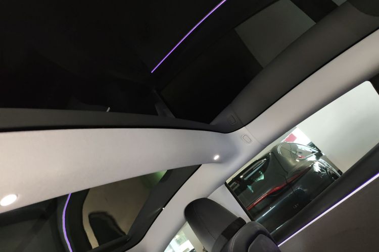 特斯拉 Model 3 2023款 后轮驱动版中控内饰22