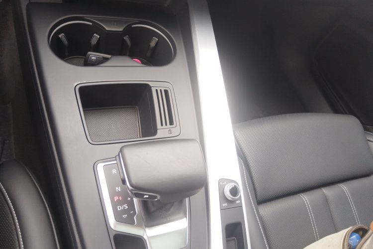 奥迪A4L 2024款 40 TFSI 时尚动感型局部细节18