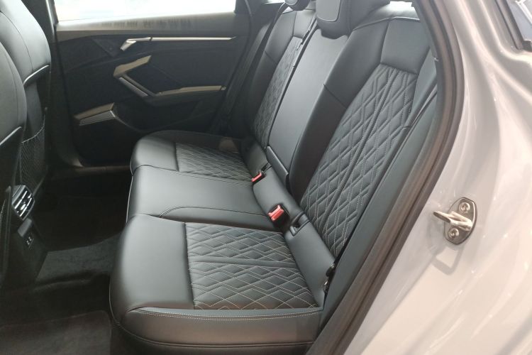 奥迪A3 2025款 A3L Limousine 35TFSI 飞驰尊享型中控内饰21