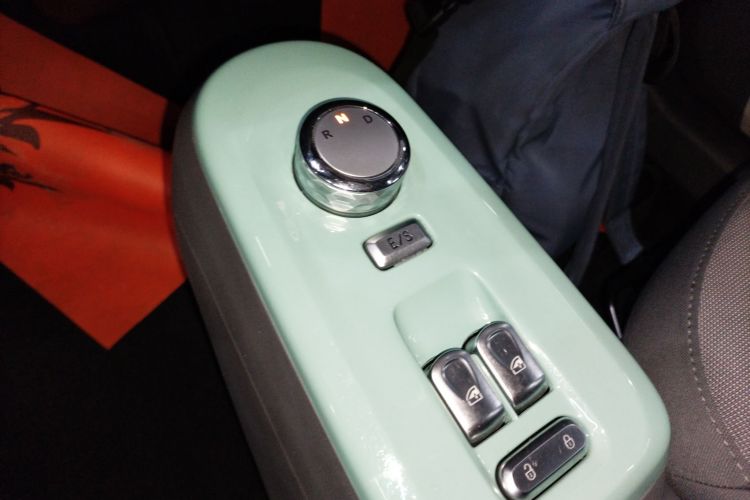 长安启源 长安Lumin 2022款 210km 香甜款中控内饰18