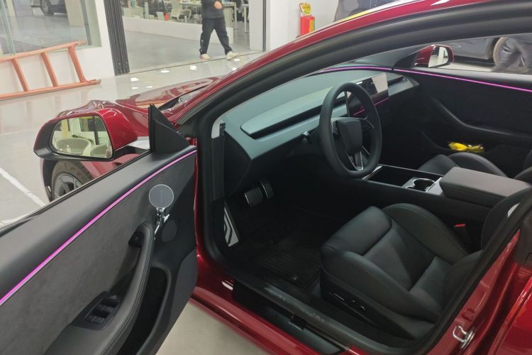特斯拉 Model 3 2025款 高性能全轮驱动版中控内饰7003