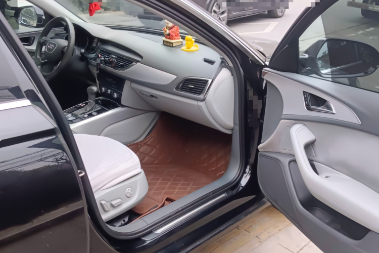 奥迪A6L 2012款 30 FSI 技术型局部细节9005