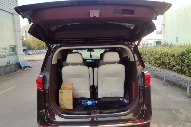 别克GL8 2022款 Avenir艾维亚 六座贤礼版机舱底盘23