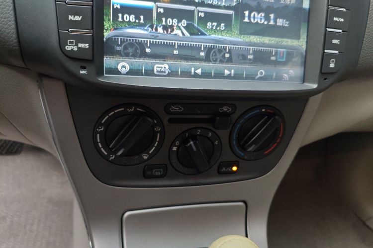 日产 轩逸 2012款 1.8XE CVT舒适版局部细节16