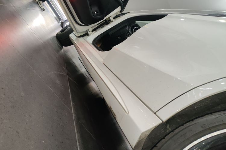 奔驰C级 2015款 C 300 运动版局部细节9002