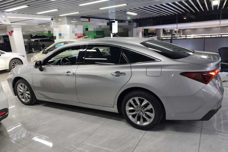 丰田 亚洲龙 2019款 2.0L 豪华版 国VI车身外观4