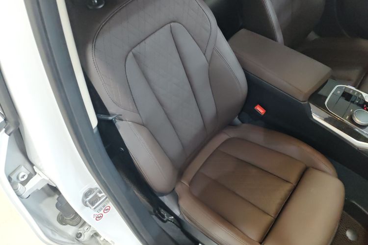 宝马3系 2023款 325Li M运动套装局部细节41