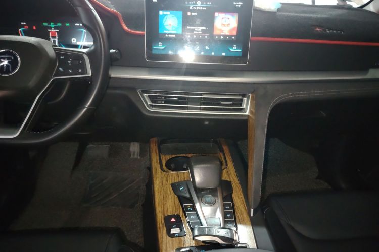 比亚迪 宋Pro新能源 2019款 DM 1.5T 四驱性能版豪华型局部细节16