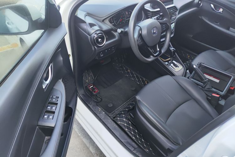 长安 悦翔 2019款 1.5L DCT 联动云版中控内饰7003