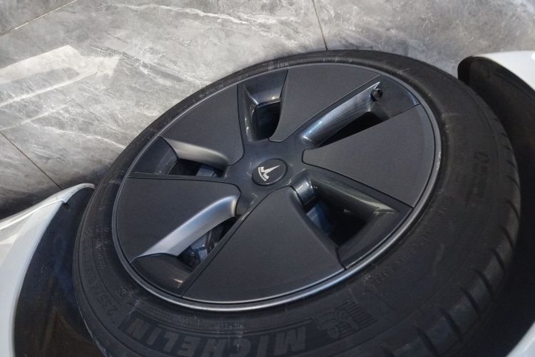 特斯拉 Model 3 2022款 后轮驱动版车身外观6007