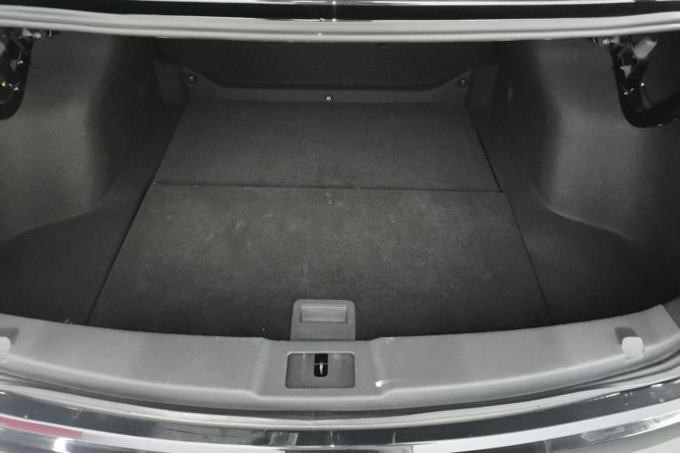 红旗E-QM5 2023款 改款 基础出行版机舱底盘23