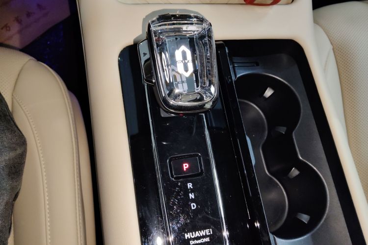 鸿蒙智行 问界M7 2024款 1.5T 后驱Plus版 5座中控内饰18