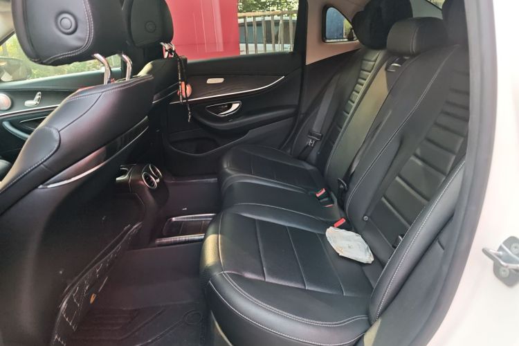 奔驰E级 2020款 E 260 L 运动型中控内饰7004