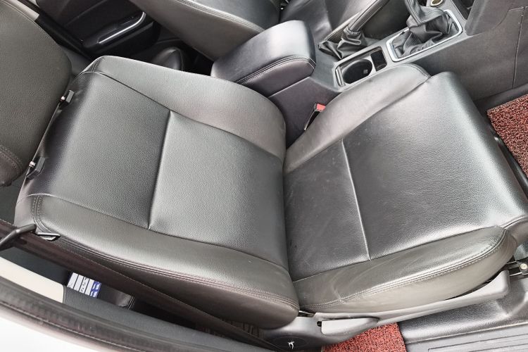 江铃 域虎7 2017款 2.4T经典版柴油两驱豪华型JX4D24A5L局部细节41