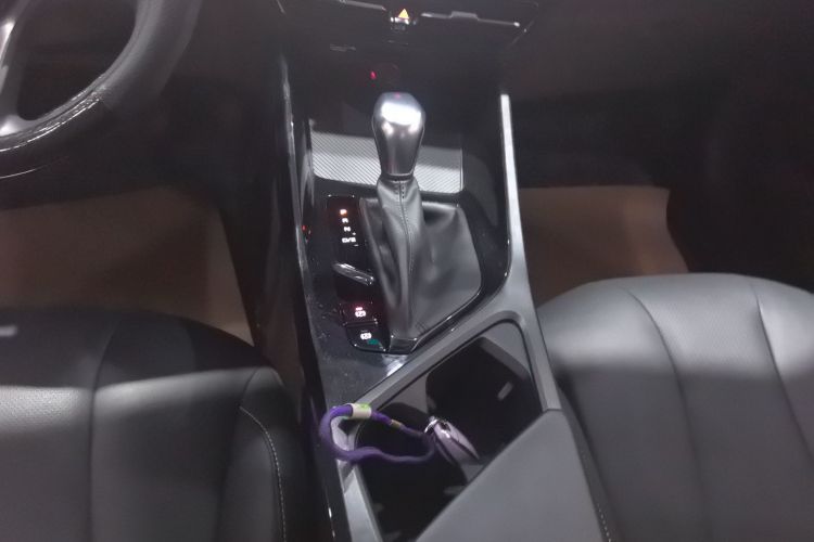 荣威i5 2021款 1.5L CVT钻石版中控内饰18