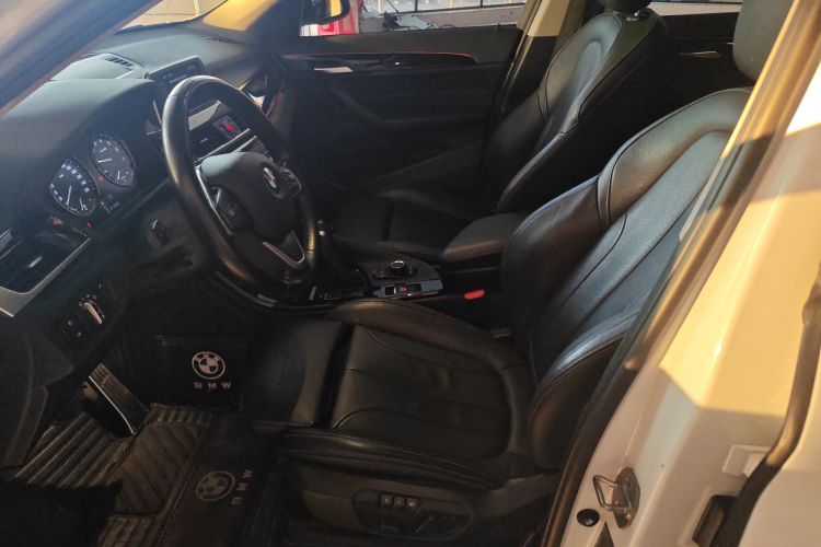 宝马X1 2019款 sDrive18Li 尊享型中控内饰19