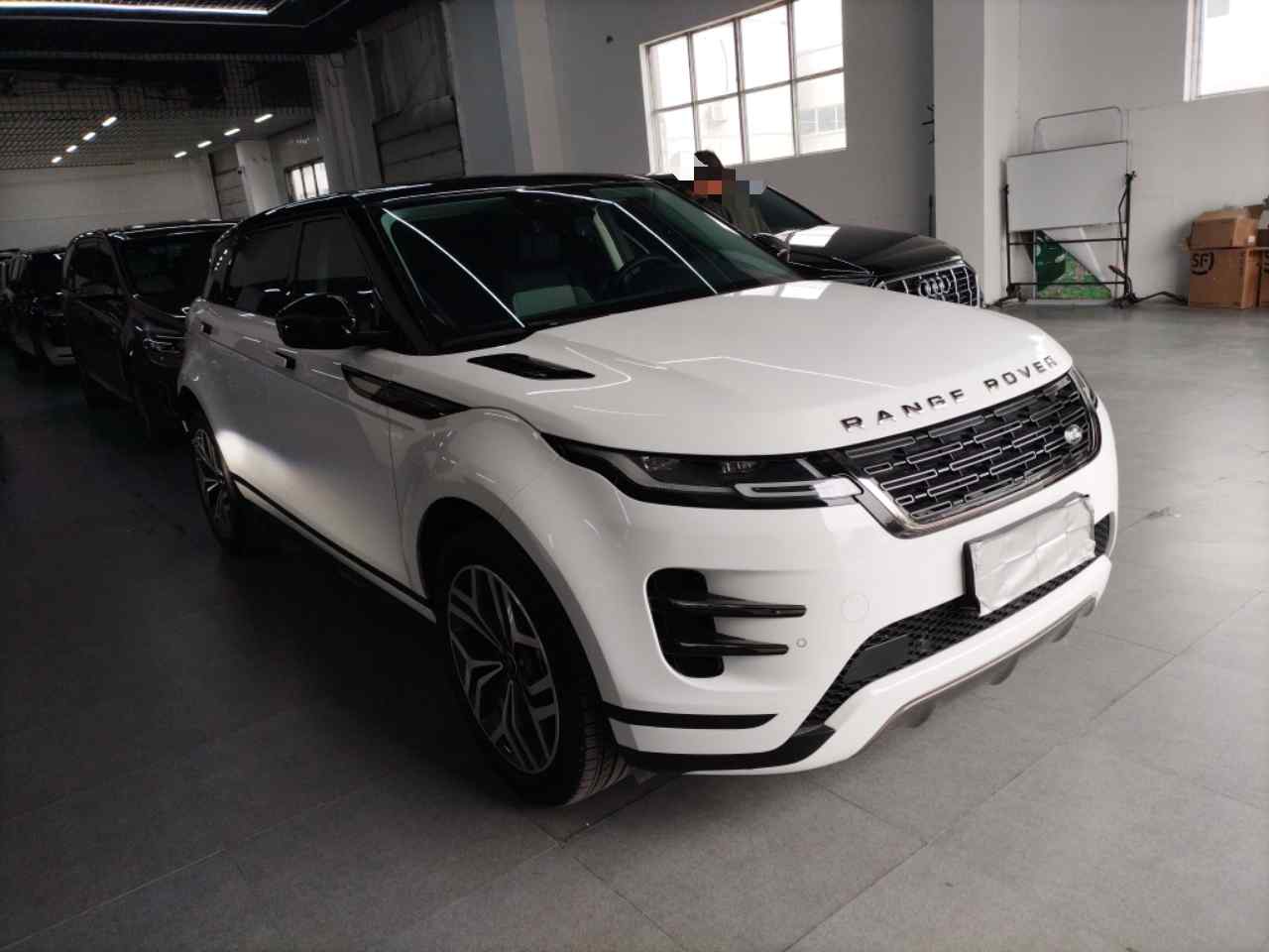 路虎 2024款 揽胜极光L SE 驭光尊耀版(5)