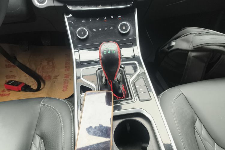 奇瑞 艾瑞泽GX 2018款 1.5T 手动型色版 国V中控内饰18