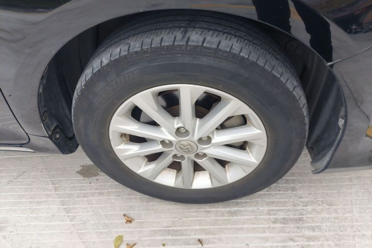 丰田 凯美瑞 2013款 2.5G 舒适版车身外观10