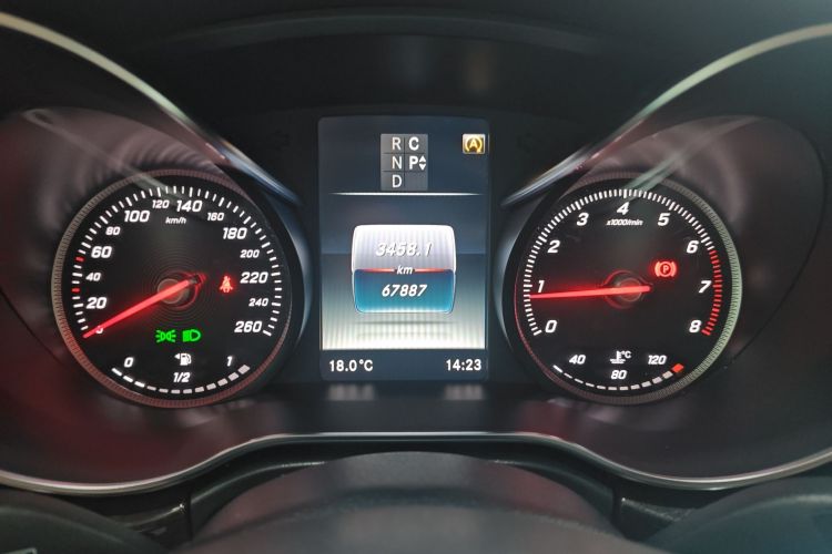 奔驰V级 2018款 V 260 L 尊贵加长版 国VI中控内饰14