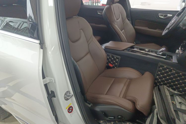 沃尔沃XC60新能源 2024款 T8 插电混动 长续航四驱智雅豪华版局部细节41