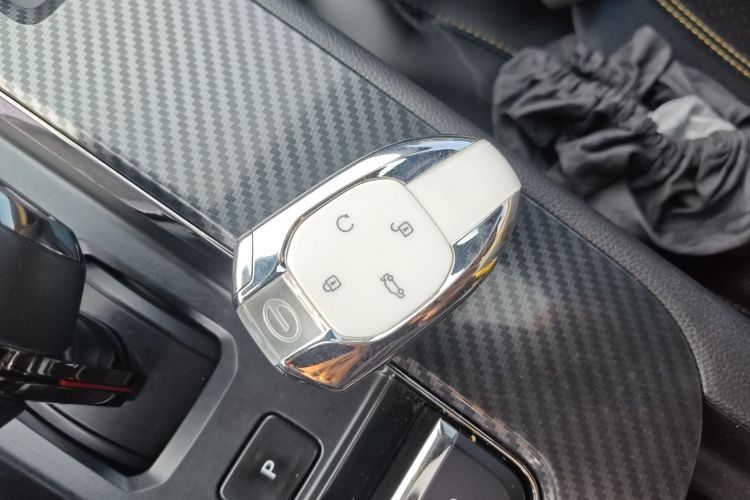 广汽传祺 影豹 2021款 270T DCT J16版中控内饰7001