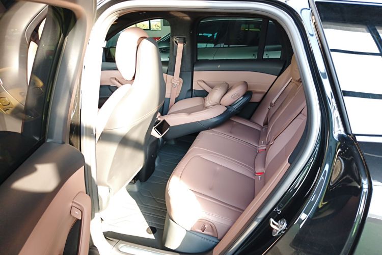 蔚来ES6 2023款 75kWh中控内饰7004