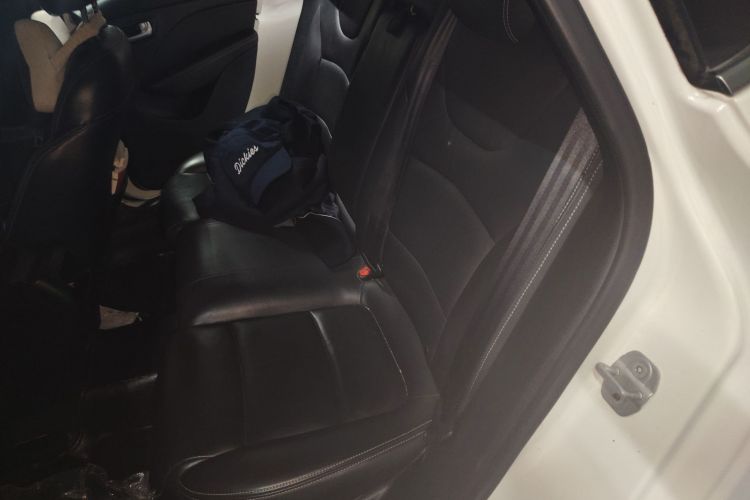 菲亚特 致悦 2014款 1.4T 手动舒适版中控内饰21