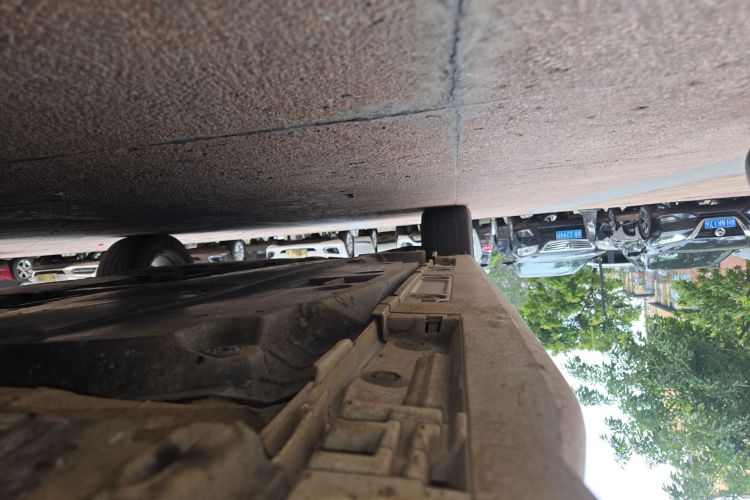 丰田 雷凌 2021款 双擎 1.8H E-CVT进取版机舱底盘29