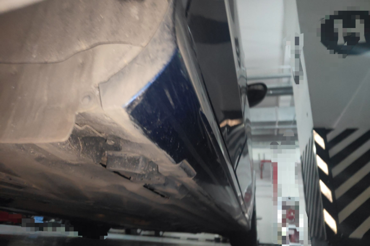 奔驰C级 2018款 C 200 运动版局部细节9002