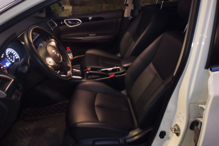 日产 轩逸 2019款 经典 1.6XL CVT豪华版中控内饰19