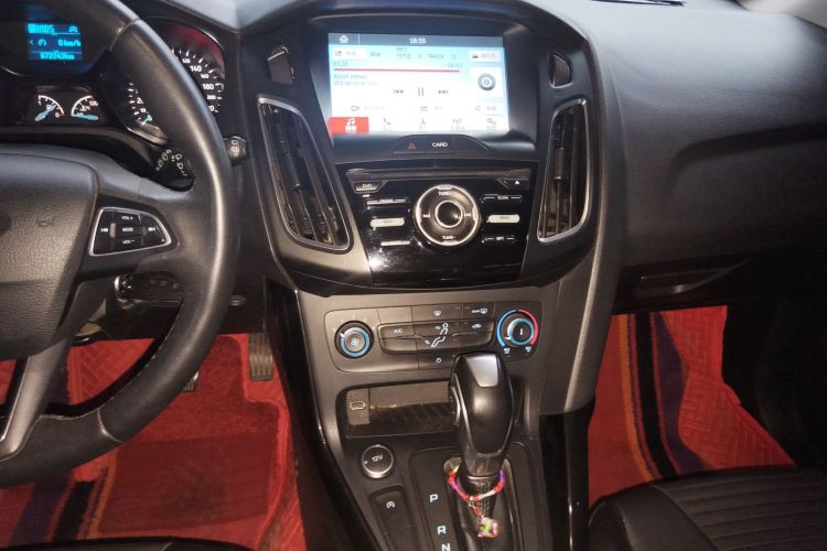 福特 福克斯 2020款 两厢经典 1.5L 自动风尚型局部细节16