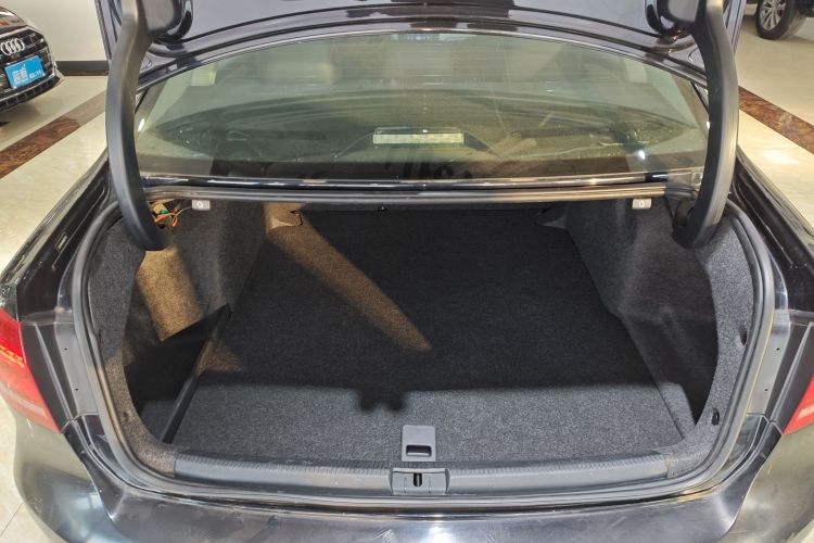 大众 帕萨特 2015款 1.4TSI DSG尊荣版机舱底盘23