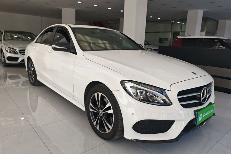 奔驰C级 2017款 C 200 运动版车身外观3