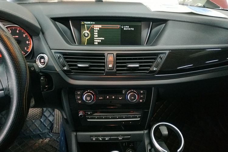 宝马X1 2014款 sDrive18i X设计套装局部细节16