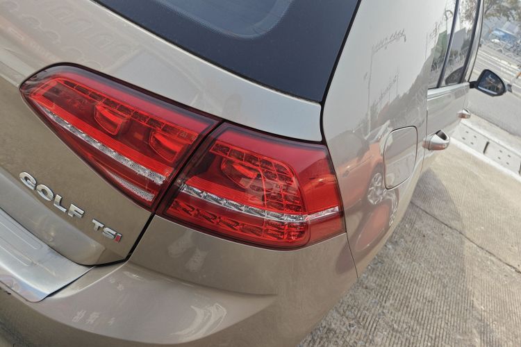 大众 高尔夫 2014款 1.4TSI 自动豪华型车身外观9