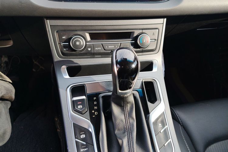 吉利汽车 帝豪 2019款 领军版 1.5L CVT向上互联型 国VI中控内饰18