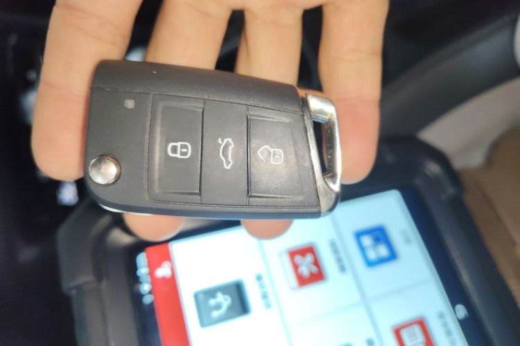 大众 途岳 2023款 300TSI 两驱满月版中控内饰7001