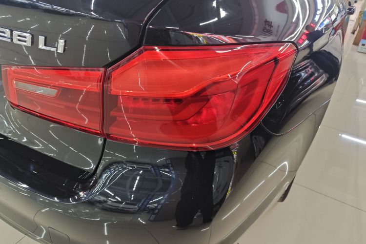 宝马5系 2018款 528Li 上市特别版车身外观6007