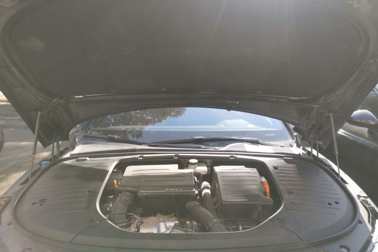 比亚迪 汉 2022款 DM-i 121KM 尊荣型机舱底盘24